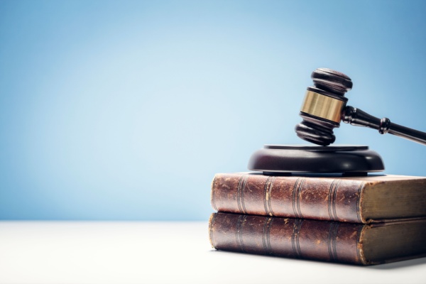 Shutterstock_commissairedejustice-5