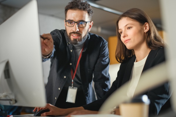 Shutterstock_aideinsertiontravail-3