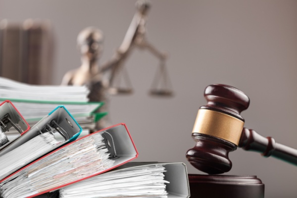 Shutterstock_dossiersentreprisesenedifficultesjustice-5