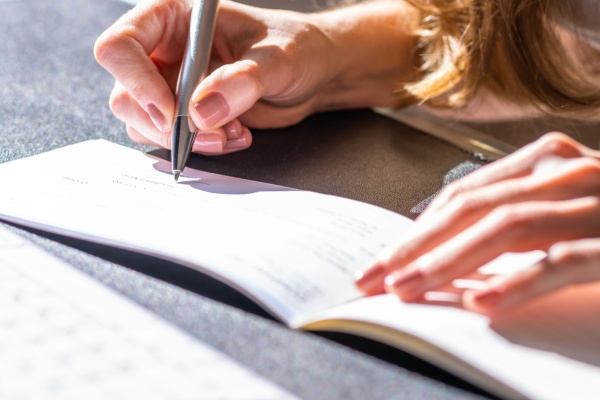 shutterstock_paiementchequecommercant-1