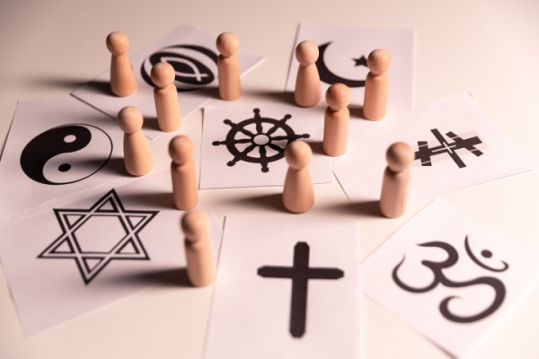 shutterstock_faitsreligieuxentreprise