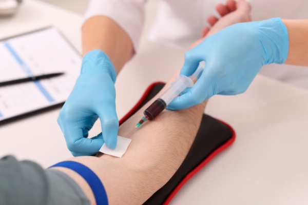 shutterstock_prelevementlaboratoire