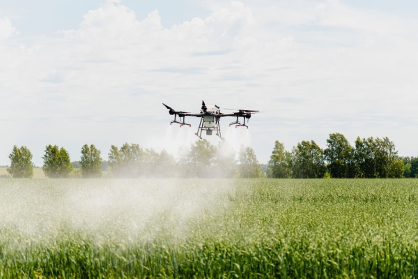 shutterstock_dronespesticidesepandages