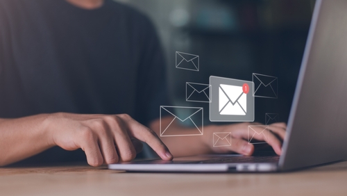 Man,Reading,Electronic,Mail,,email,Marketing,And,Newsletter,Concept,digital,Communication