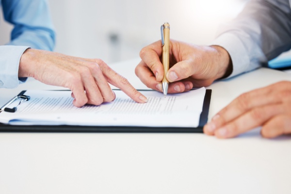 shutterstock_inegalitedestraitement-1