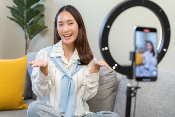 shutterstock_contratinfluenceur