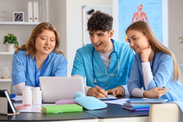 shutterstock_astreintesinternes