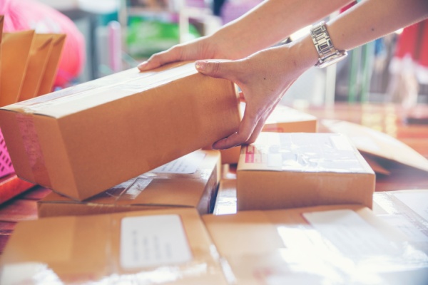 shutterstock_petit_colis