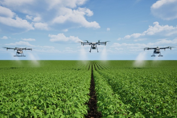 shutterstock_pulverisationdrone-1