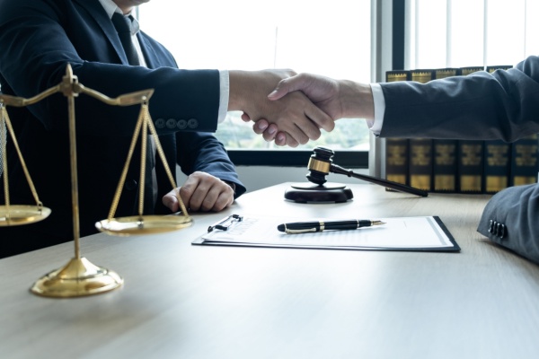 shutterstock_contratcollbaavocat-1