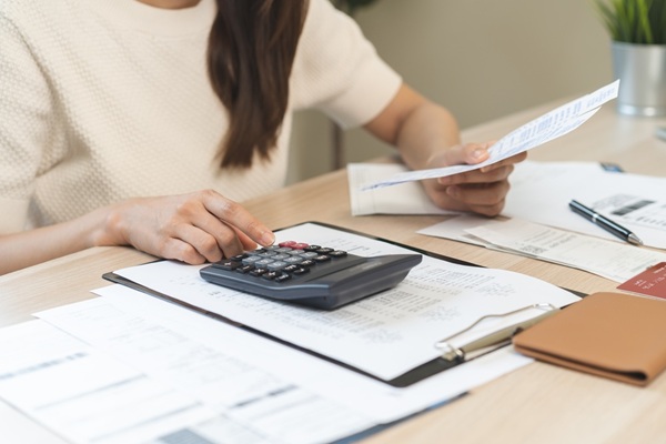 Deduction,Planning,,Debt,Asian,Young,Woman,Calculating,Money,Balance,Of