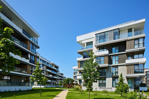 New,Modern,Block,Of,Flats,In,Green,Area.,Residential,Apartment